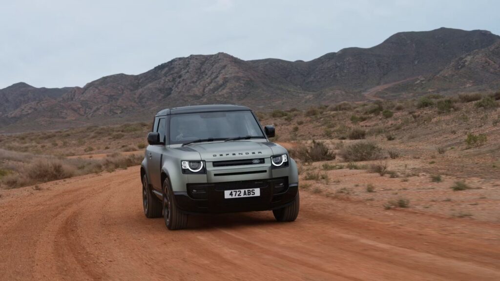 Land Rover Defender 2025