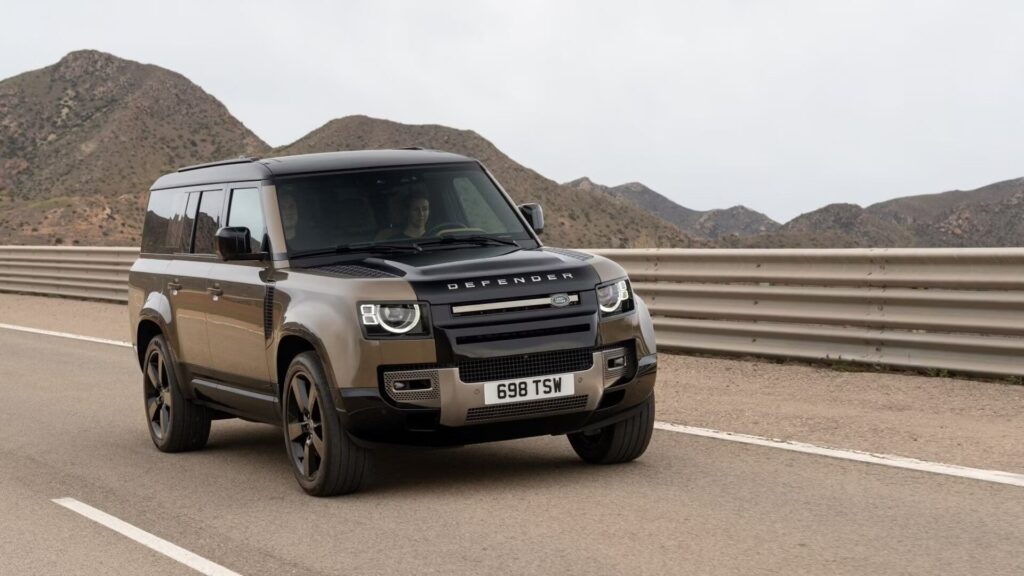 Land Rover Defender 2025