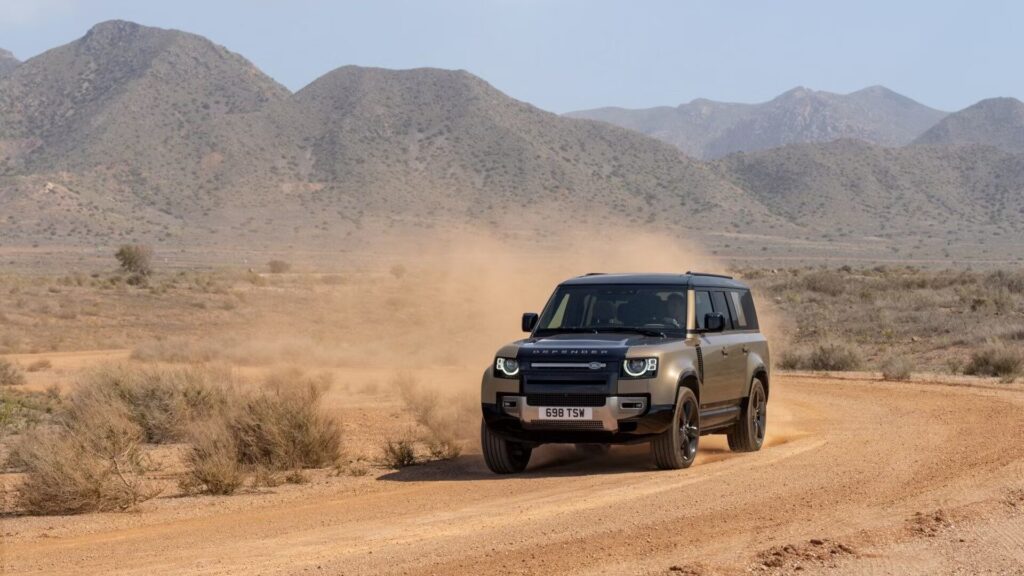 Land Rover Defender 2025