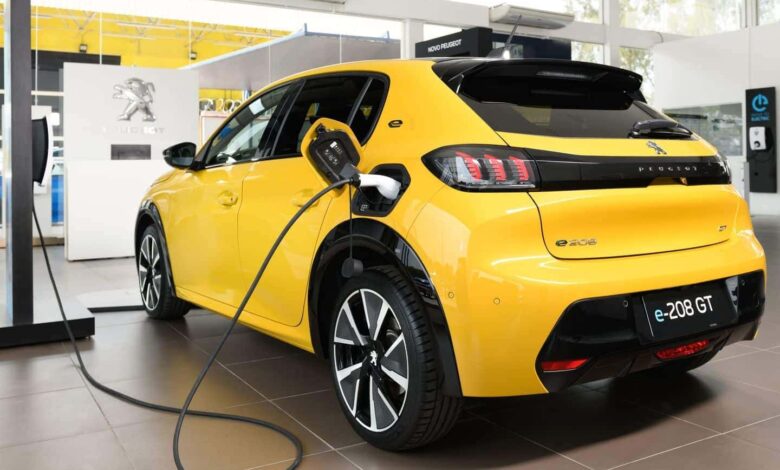 Carros Elétricos Enfrentam Desafio no Brasil